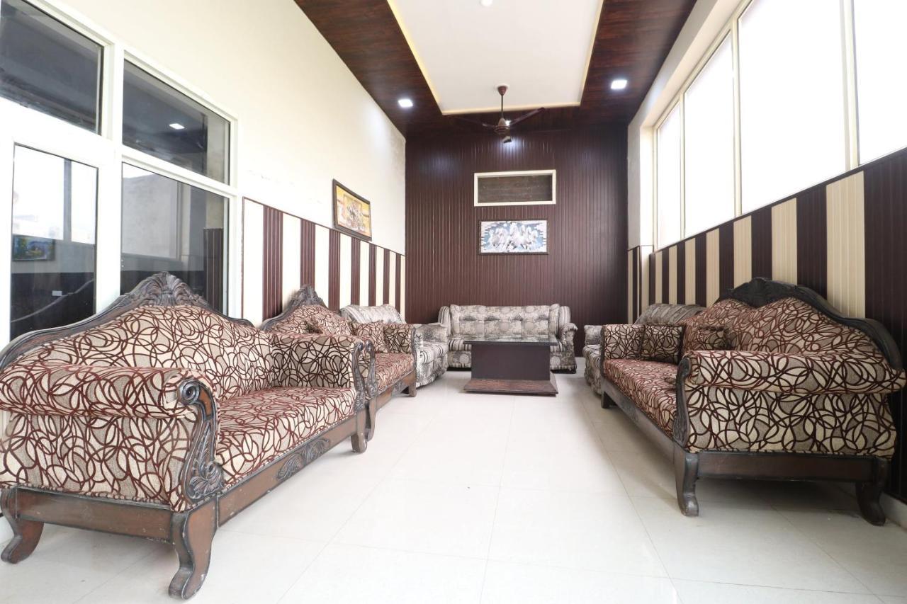 Hotel Oyo 28338 New Life Banur Exterior foto